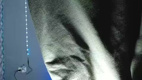 Snapshot of liiaam_lee_ chatting on June 1, 10:55 pm Daniel online show from June 1, 10:55 pm