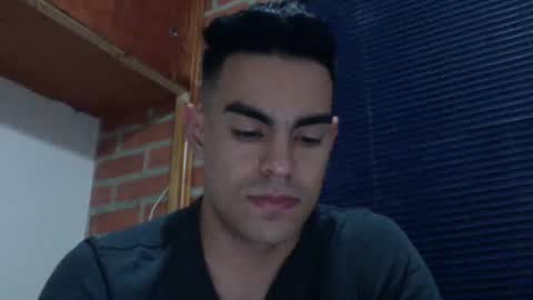 Snapshot of liiam_collins chatting on January 18, 2:37 am liiam online show from January 18, 2:37 am