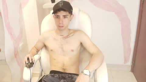 L I I A M online show from February 6, 9:22 am