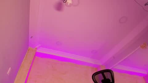 L I I A M online show from February 12, 7:23 am