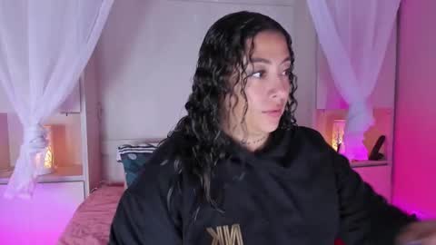 Snapshot of liiavega chatting on November 11, 11:43 am online show from November 11, 11:43 am