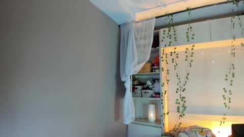         online show from February 23, 11:40 am