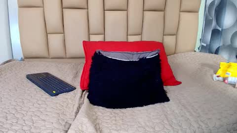 Miia online show from February 5, 7:40 pm