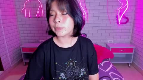 Snapshot of liily_hot chatting on February 19, 3:28 am LIILY online show from February 19, 3:28 am