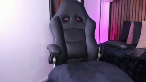 liily_murphy online show from June 5, 6:52 am
