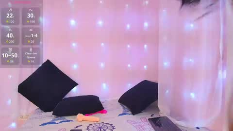 Lily online show from May 31, 2:24 pm