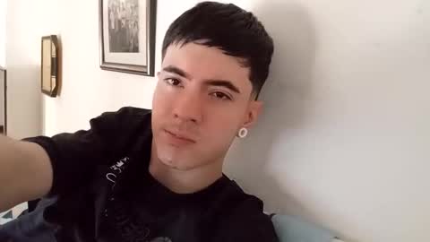 Snapshot of liio____ chatting on May 10, 8:25 pm liio____ online show from May 10, 8:25 pm