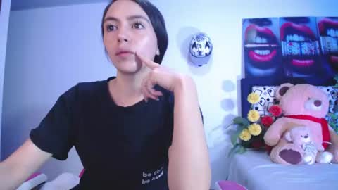 Snapshot of lika_little3 chatting on June 15, 12:57 am Liika online show from June 15, 12:57 am