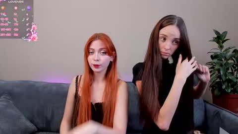 Snapshot of lika_moon chatting on November 7, 4:51 pm Lika online show from November 7, 4:51 pm