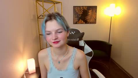 Snapshot of lika_sky chatting on October 9, 10:57 am lika_sky online show from October 9, 10:57 am