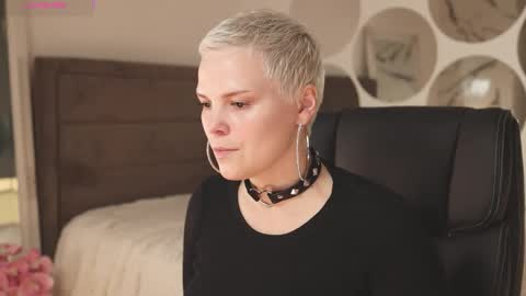 likaaberry online show from September 14, 4:39 pm