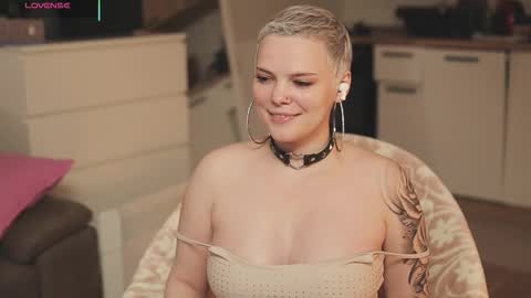 likaaberry online show from November 11, 12:16 pm