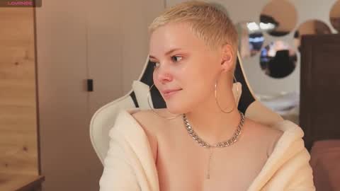 likaaberry online show from December 21, 12:01 pm