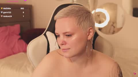 likaaberry online show from March 8, 2:54 pm