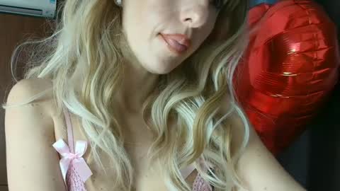 Snapshot of like_firebird chatting on February 18, 6:59 am Mia Onlyfans link - online show from February 18, 6:59 am