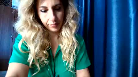Mia                   Onlyfans link -  online show from June 30, 4:24 am