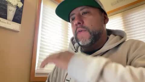 Snapshot of likembigr69 chatting on November 4, 5:23 pm likembigr69 online show from November 4, 5:23 pm