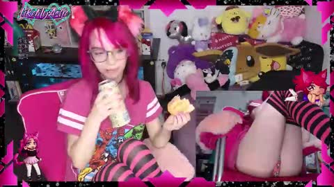 Snapshot of likemyashe chatting on November 26, 7:31 am LikeMyAshe online show from November 26, 7:31 am