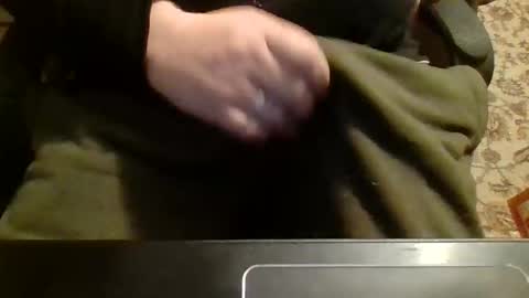 Snapshot of likestobewatchedm chatting on November 11, 12:43 am N online show from November 11, 12:43 am