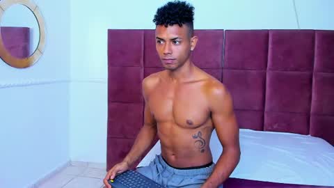 Snapshot of lil___king chatting on June 15, 12:18 pm Lil KIng online show from June 15, 12:18 pm