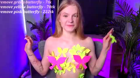 Snapshot of lil_cookie_monster chatting on August 1, 11:31 am Erica online show from August 1, 11:31 am
