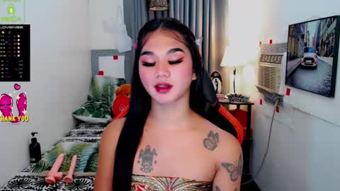 LILY online show from March 7, 3:28 pm