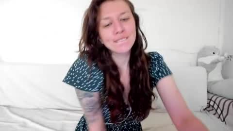 Snapshot of lil_foxy999 chatting on June 29, 2:28 pm Alisa online show from June 29, 2:28 pm