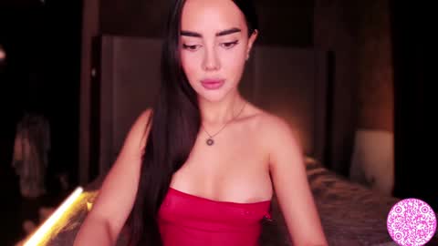 Snapshot of lil_gabbyg chatting on February 1, 3:30 am Gabriela online show from February 1, 3:30 am