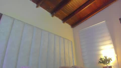 Snapshot of lil_hanna18 chatting on November 21, 11:09 am Hanna online show from November 21, 11:09 am