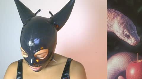 Snapshot of lil_ith chatting on May 1, 2:05 am Lilith online show from May 1, 2:05 am