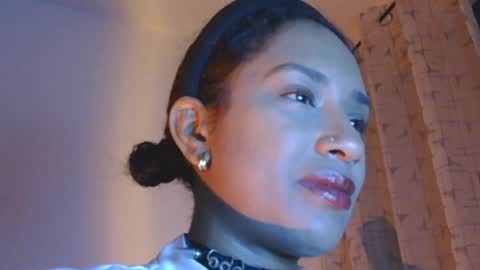 Snapshot of lil_ith chatting on May 8, 7:46 am Lilith online show from May 8, 7:46 am