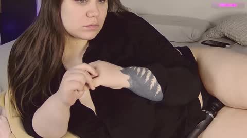 Snapshot of lil_nessa chatting on February 18, 8:38 am Nessa Greyrat   if u like me tip 25 tk and put  online show from February 18, 8:38 am