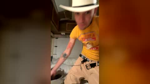 lil_pepino online show from June 9, 5:08 am