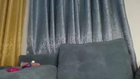 Snapshot of lil_shwaty chatting on December 16, 10:48 pm brinna online show from December 16, 10:48 pm