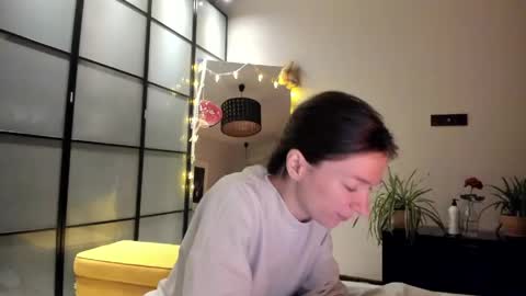 Snapshot of lil_uff chatting on May 16, 7:23 pm aka princessmaya online show from May 16, 7:23 pm