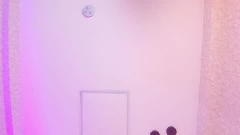 Snapshot of lila_cohen chatting on February 4, 9:41 pm L I L A online show from February 4, 9:41 pm