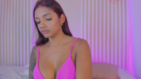 Snapshot of lila_cohen chatting on February 20, 11:21 pm L I L A online show from February 20, 11:21 pm