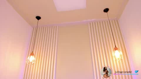 Snapshot of lila_cohen chatting on November 12, 3:40 am L I L A online show from November 12, 3:40 am