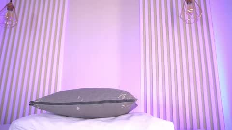 L I L A   online show from April 29, 3:43 am