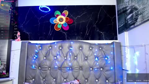 Snapshot of lila_gummy_ chatting on December 26, 10:37 am online show from December 26, 10:37 am