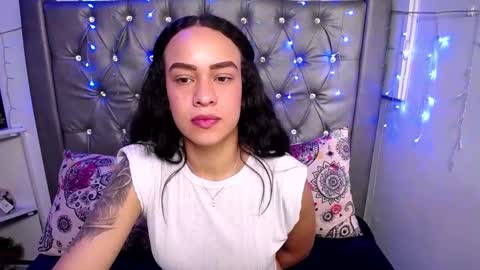 Snapshot of lila_gummy_ chatting on February 17, 2:37 pm online show from February 17, 2:37 pm