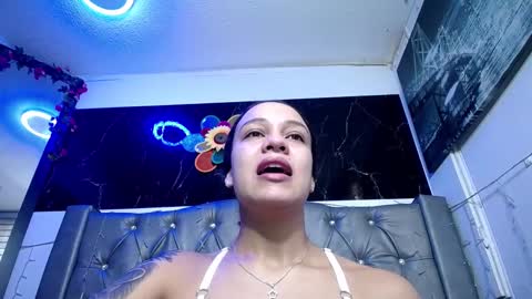 Snapshot of lila_gummy_ chatting on February 28, 11:36 am online show from February 28, 11:36 am