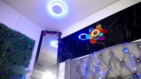 Snapshot of lila_gummy_ chatting on March 5, 11:49 am online show from March 5, 11:49 am