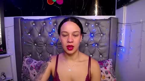 Snapshot of lila_gummy_ chatting on March 11, 11:33 am online show from March 11, 11:33 am
