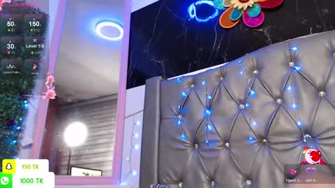 Snapshot of lila_gummy_ chatting on September 19, 11:11 am online show from September 19, 11:11 am