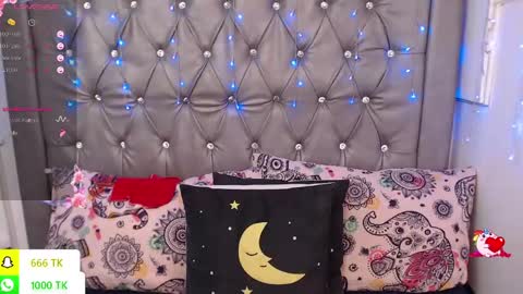 Snapshot of lila_gummy_ chatting on June 10, 4:06 pm online show from June 10, 4:06 pm