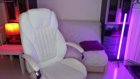 Snapshot of lila_wray chatting on October 25, 4:46 pm Lila online show from October 25, 4:46 pm