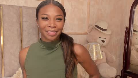 Snapshot of lilabeily chatting on December 16, 7:21 pm lila bailey online show from December 16, 7:21 pm