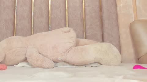 Snapshot of lilabeily chatting on February 11, 1:41 am lila bailey online show from February 11, 1:41 am