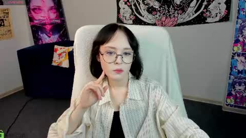 Snapshot of lilac_muse chatting on June 25, 11:37 am Lili online show from June 25, 11:37 am